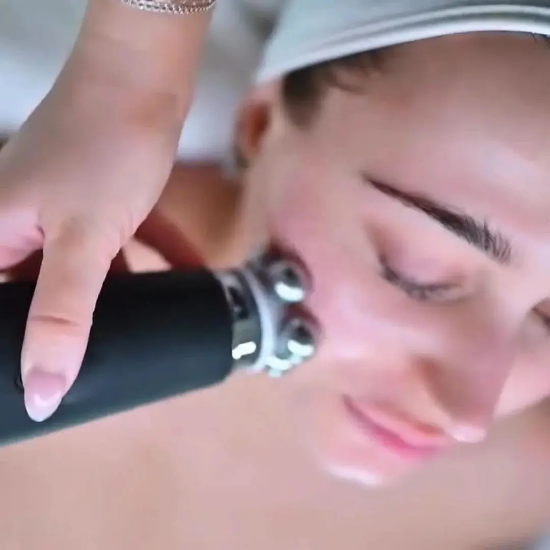 3-in-1 Silicone Face Cleansing Brush | Exfoliating & Massaging - Image 4